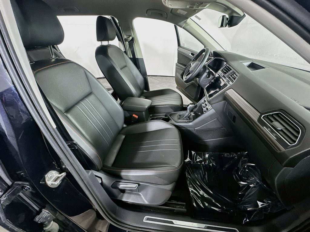 Used 2024 Volkswagen Tiguan SE FWD image 12