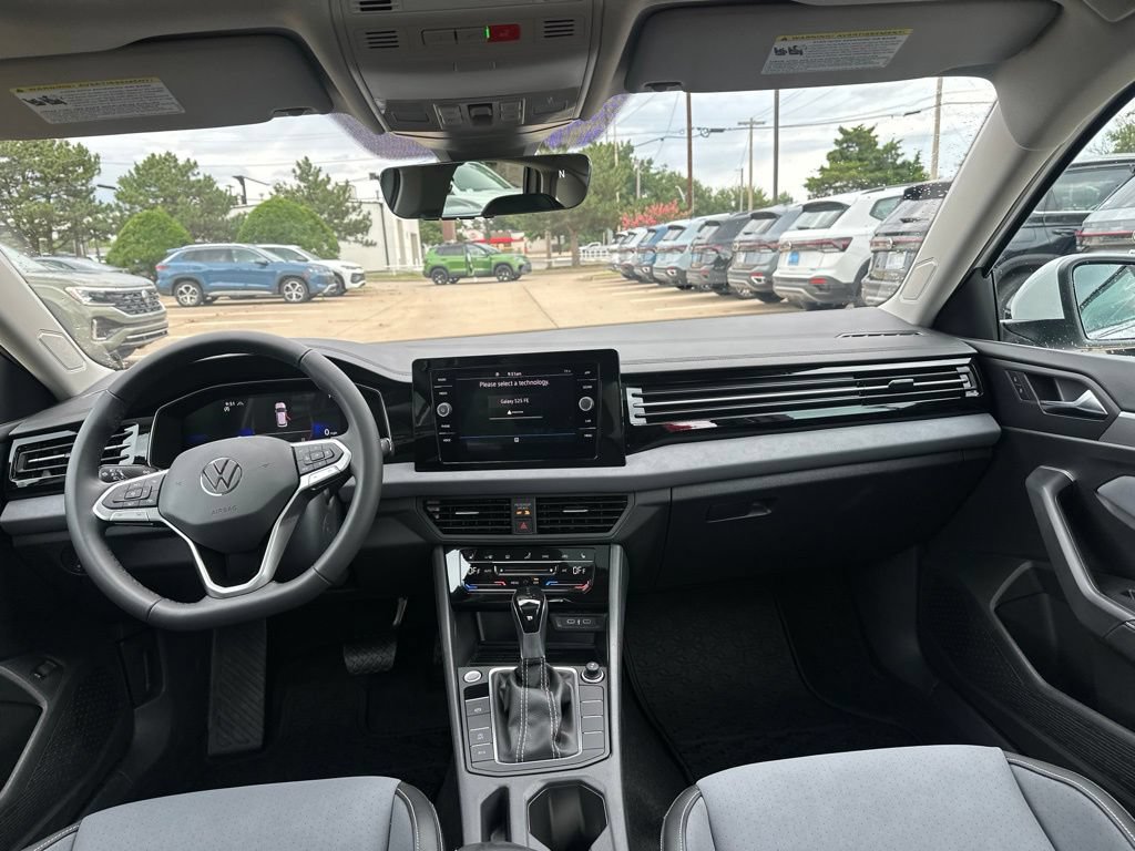 New 2026 Volkswagen Jetta SE FWD image 28