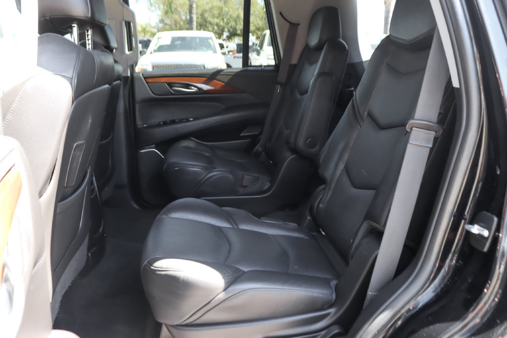 Used 2017 Cadillac Escalade Luxury AWD/4WD image 42