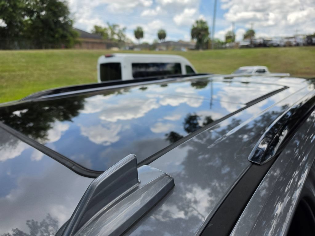Used 2021 Chevrolet Tahoe Z71 w/ Luxury Package AWD/4WD image 7