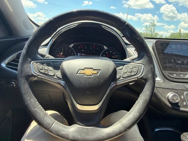 Used 2018 Chevrolet Malibu LT w/ Leather Package FWD image 35