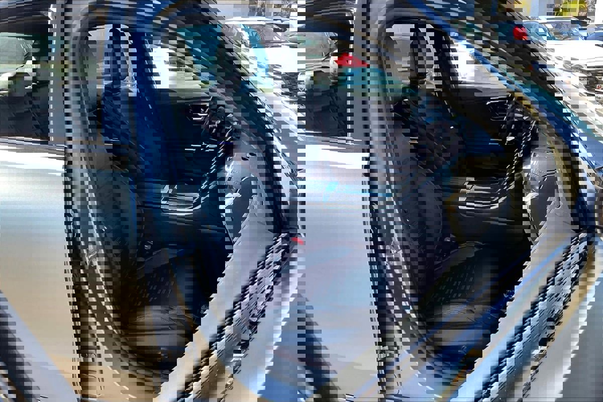 Used 2023 Mercedes-Benz C 300 Sedan w/ AMG Line w/ Night Package image 7