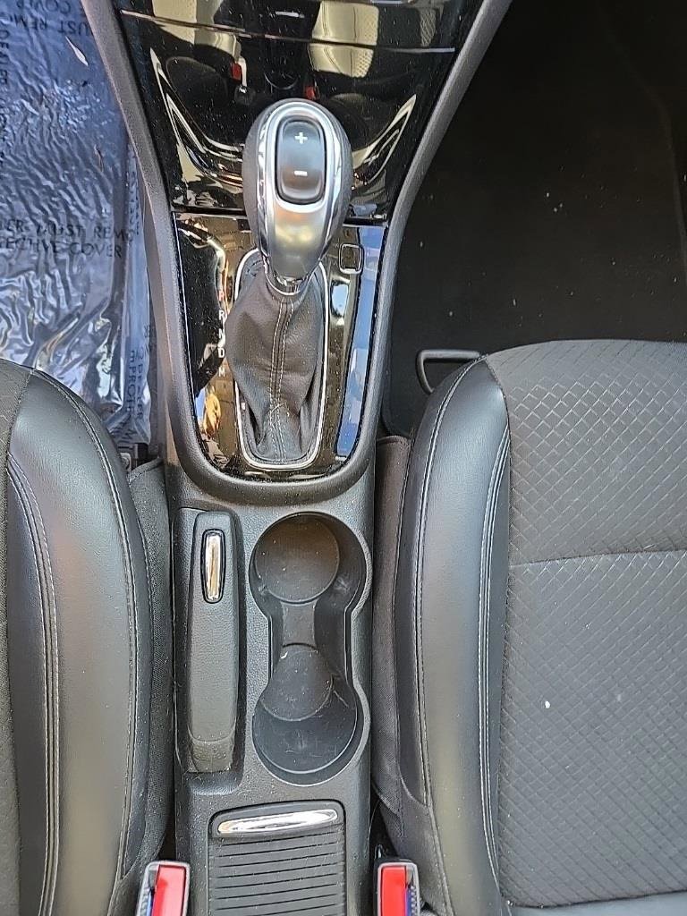 Used 2022 Buick Encore Preferred w/ Safety Package II image 28