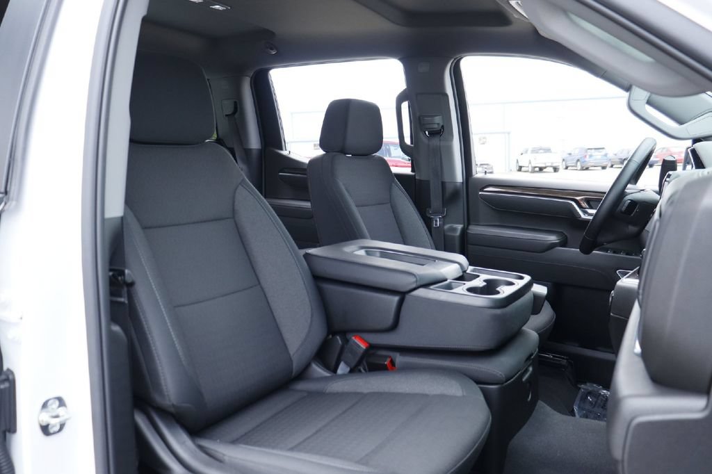 Used 2026 Chevrolet Silverado 1500 LT AWD/4WD image 17