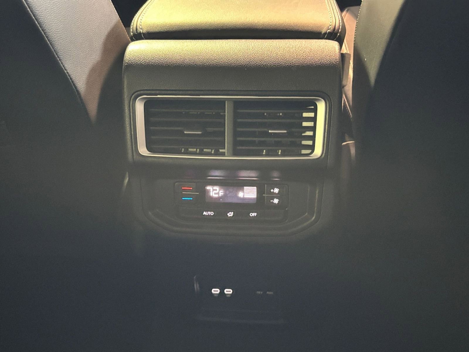 Used 2025 Volkswagen Atlas SE image 25