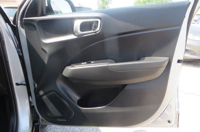 Used 2026 Hyundai Venue SEL FWD image 10