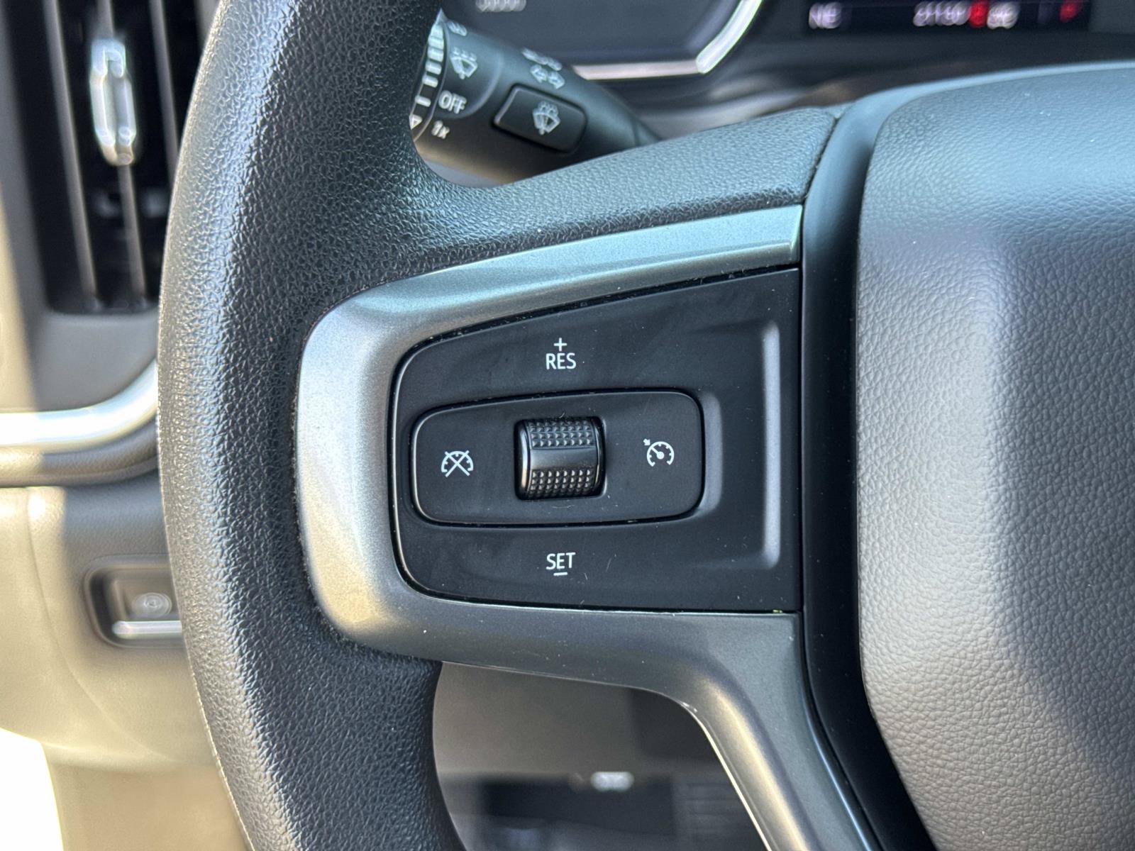 Used 2020 Chevrolet Silverado 2500 LT w/ Advanced Trailering Package AWD/4WD image 11