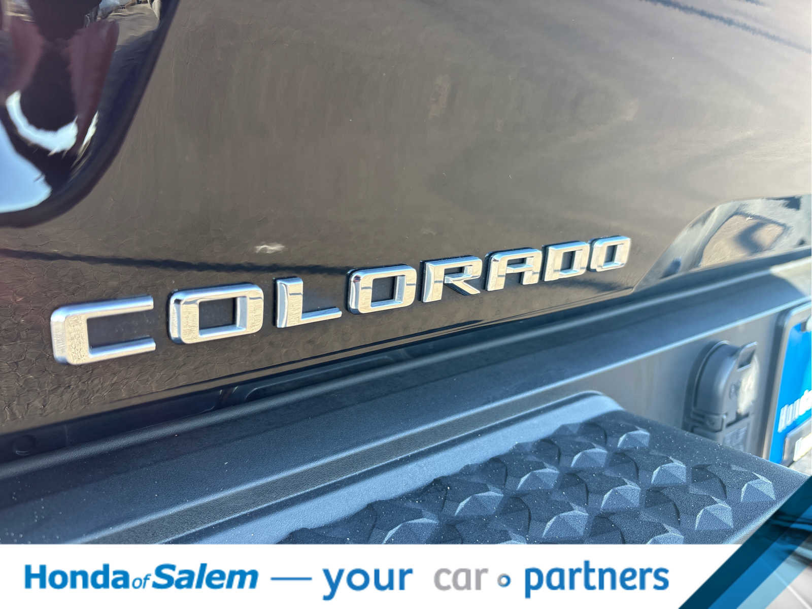 Used 2024 Chevrolet Colorado Z71 w/ Z71 Convenience Package 2 image 12