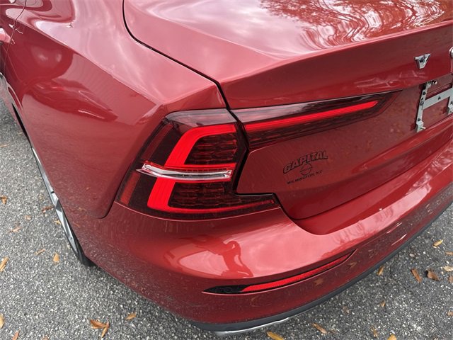 Used 2020 Volvo S60 T5 Momentum image 34
