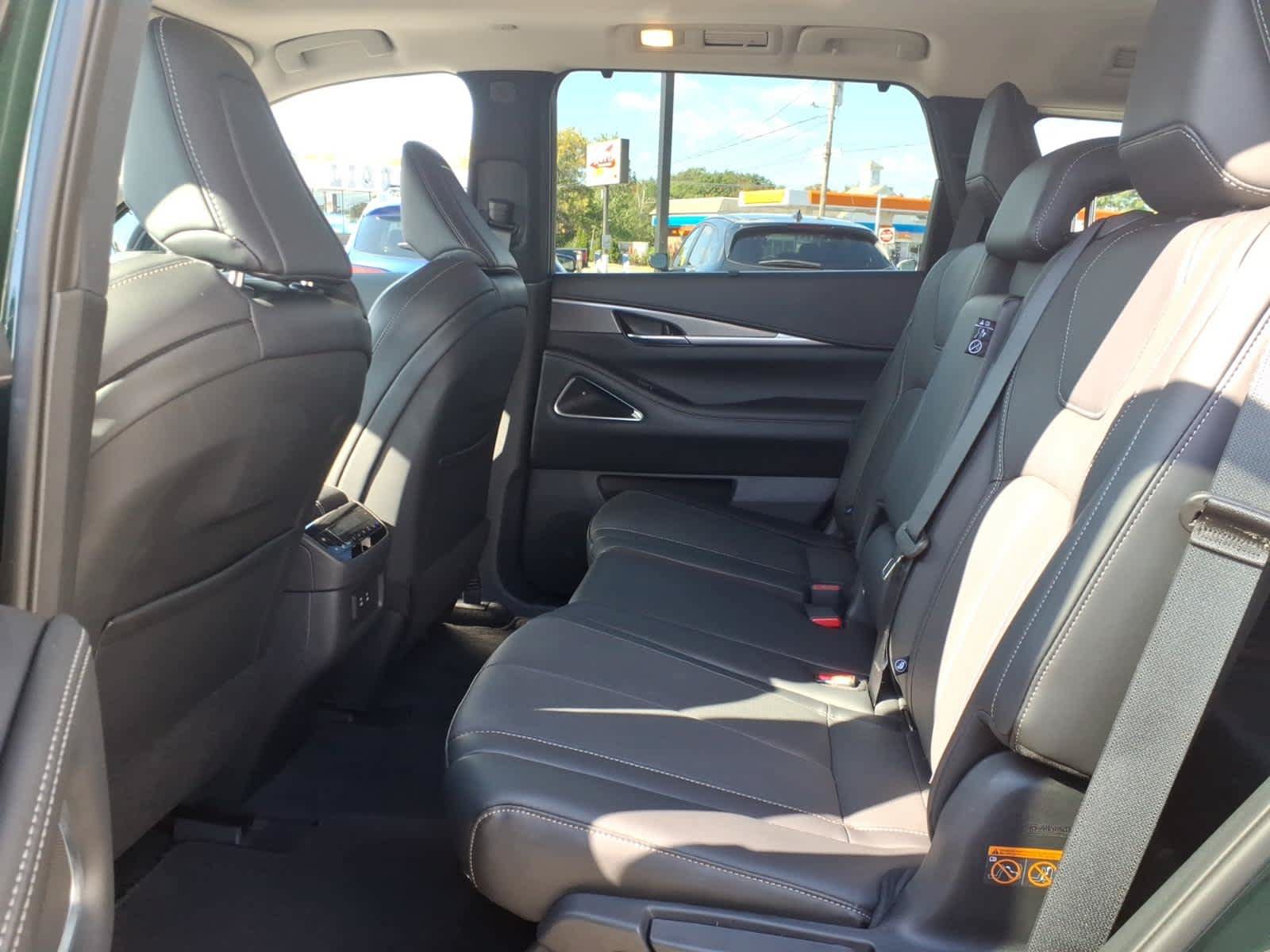 Certified 2026 INFINITI QX60 Luxe w/ Cargo Package AWD/4WD image 13