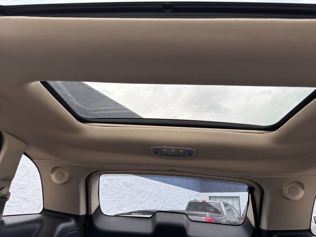 Used 2010 Lincoln MKX AWD image 30