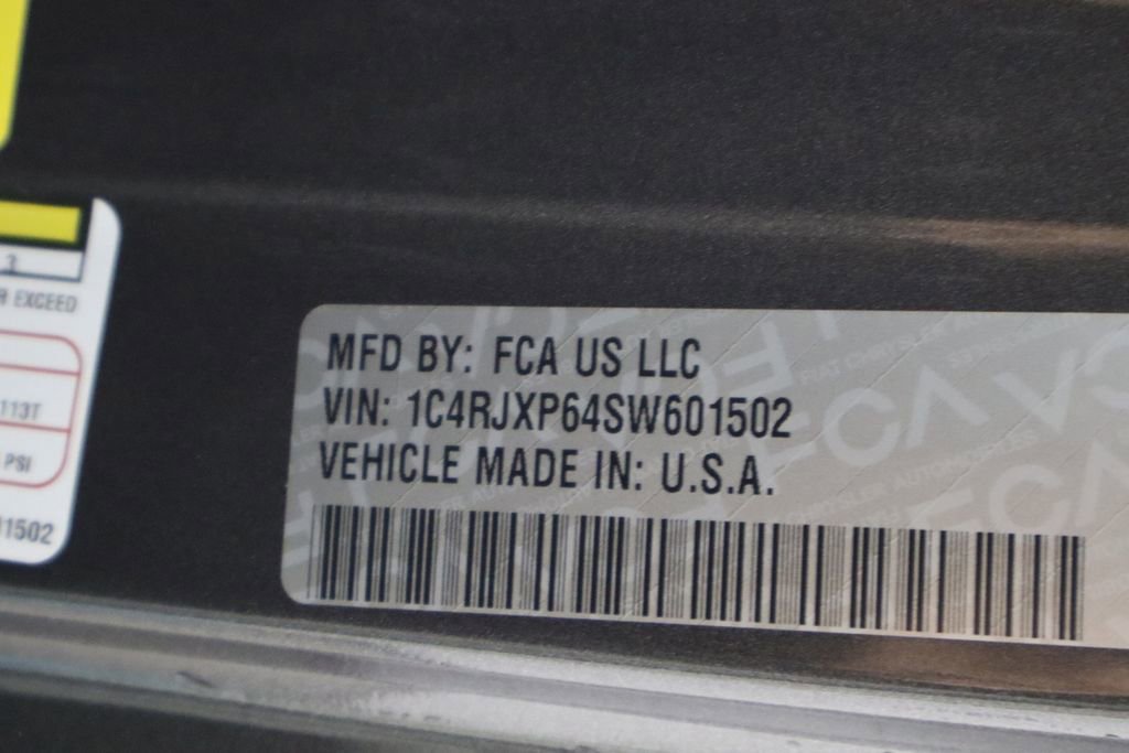 Used 2025 Jeep Wrangler Unlimited Sahara AWD/4WD image 41