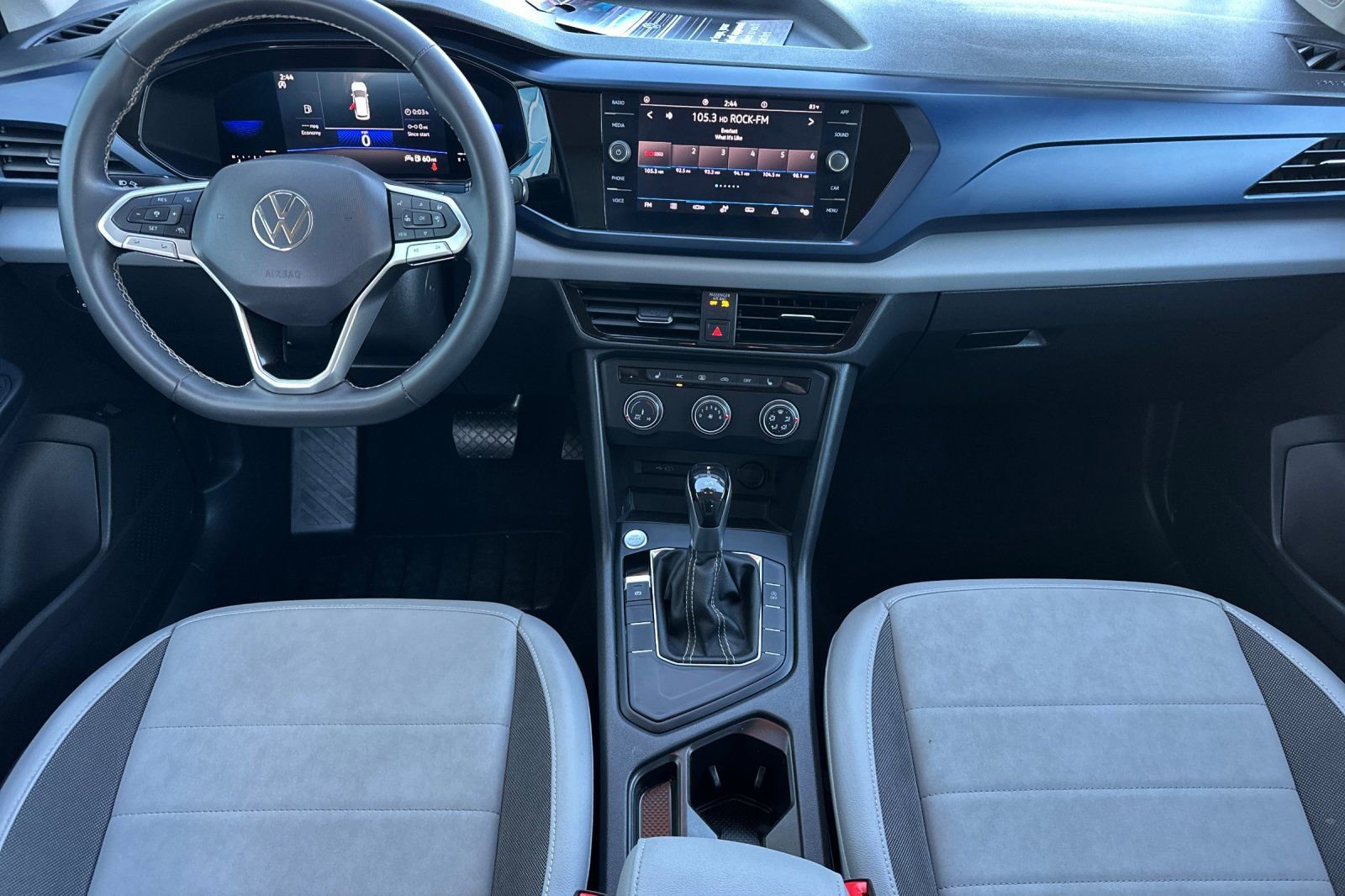 Used 2022 Volkswagen Taos SE w/ IQ.Drive SE Package image 13