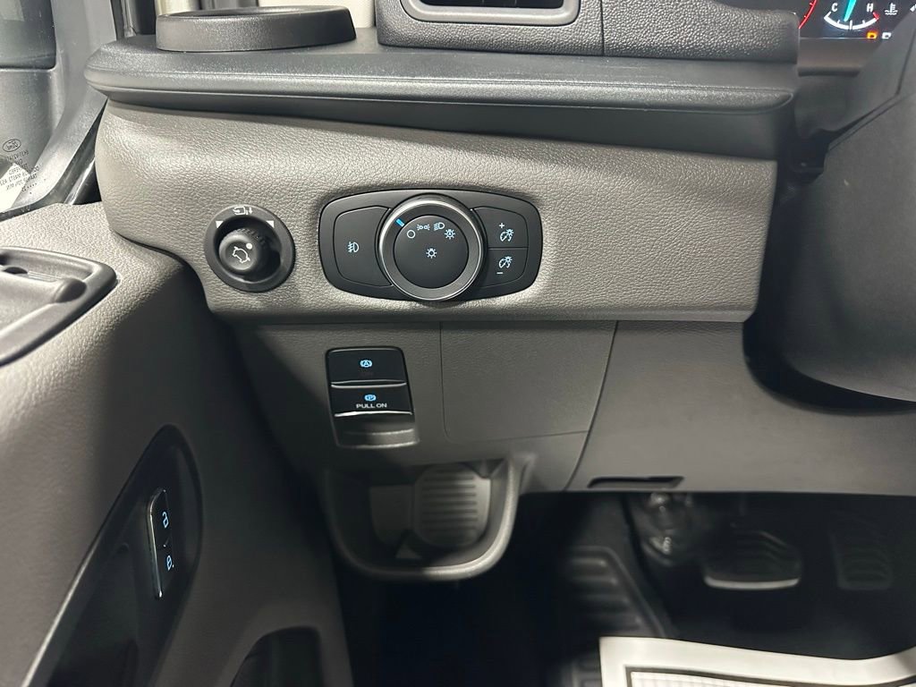 Used 2025 Ford Transit 350 XLT image 17