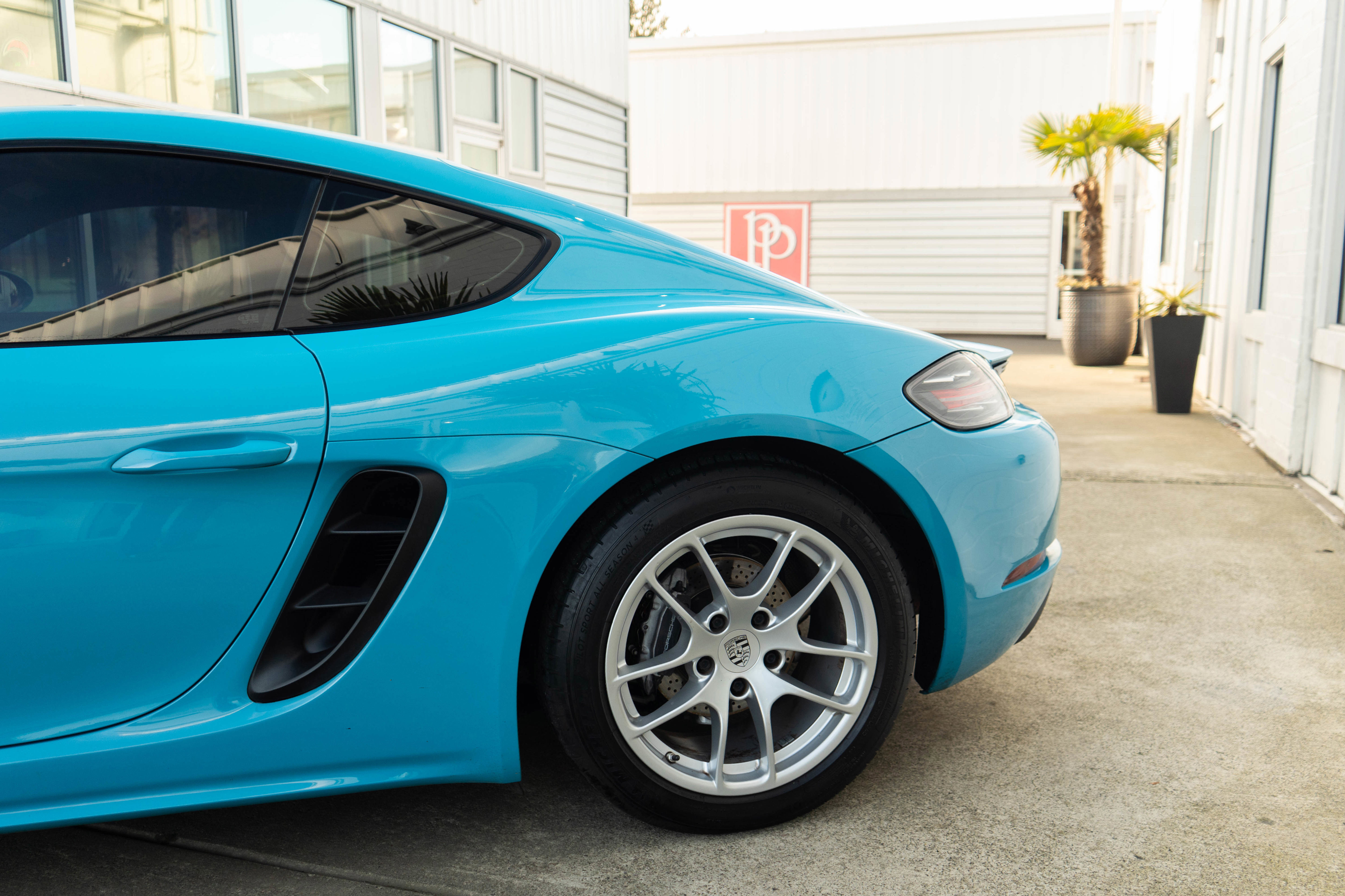 Used 2020 Porsche 718 Cayman image 5