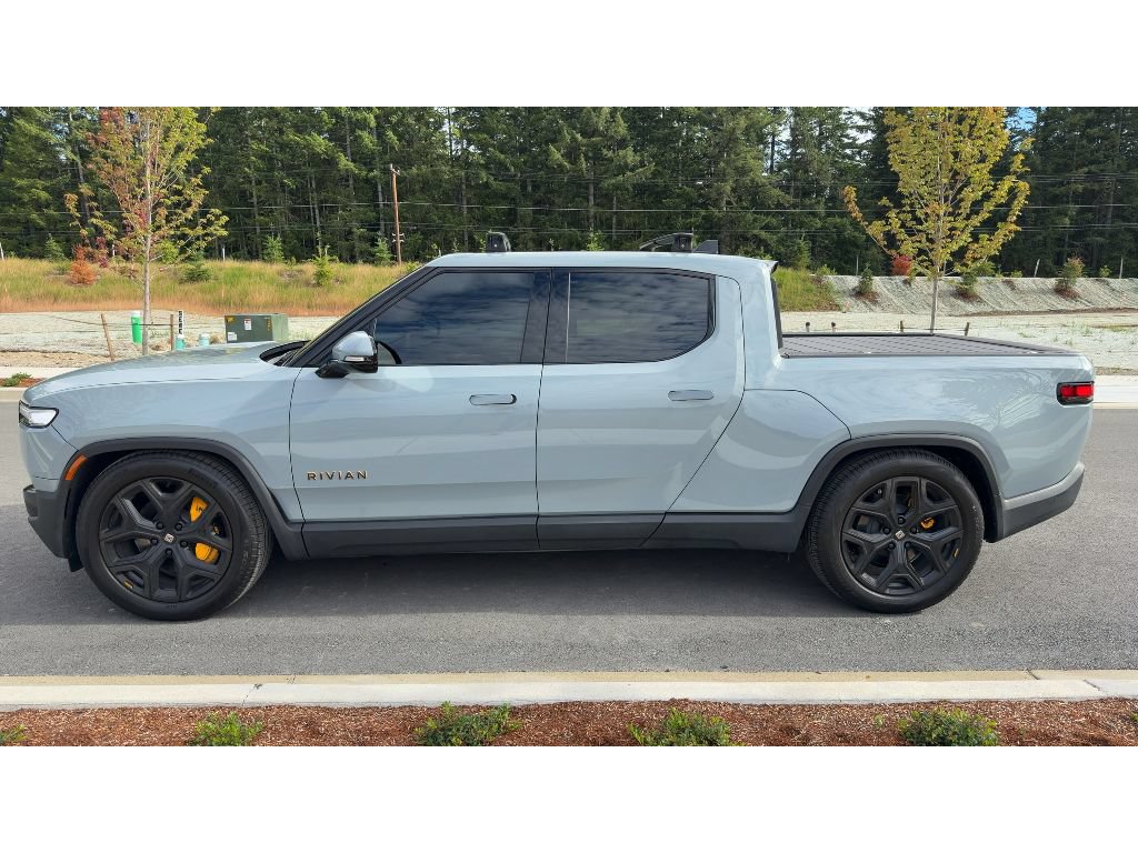 Used 2025 Rivian R1T Premium Tri AWD/4WD image 2