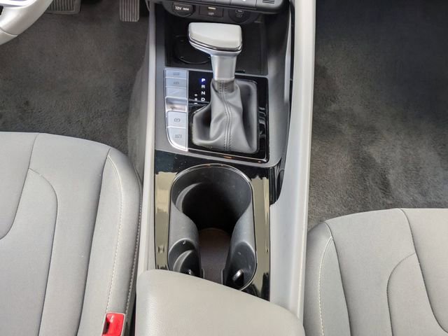 Used 2025 Hyundai Elantra SEL image 19