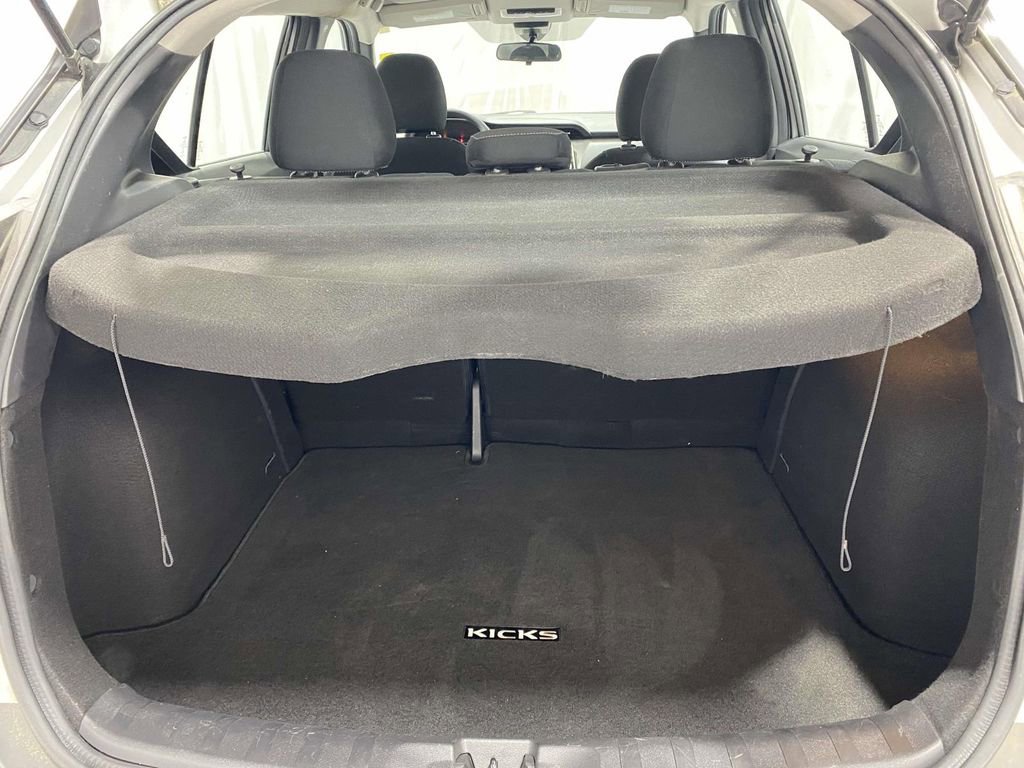 Used 2020 Nissan Kicks SV FWD image 10