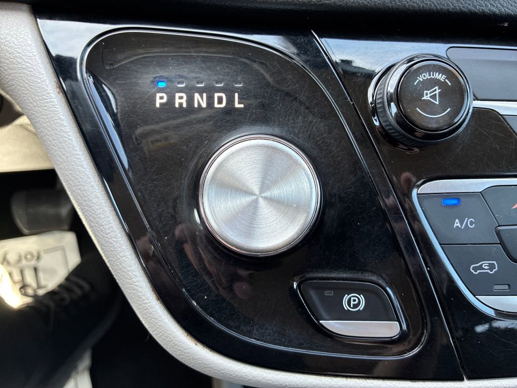Used 2017 Chrysler Pacifica Touring FWD image 31