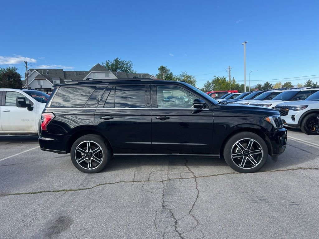 Used 2019 Ford Expedition Limited w/ Equipment Group 303A AWD/4WD image 3