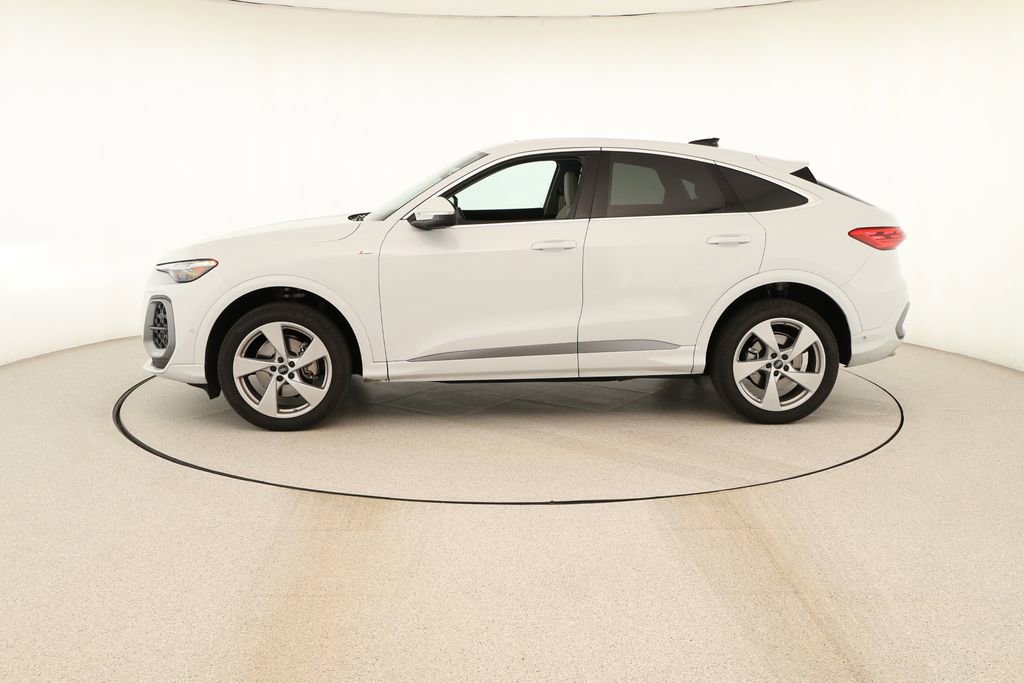 Certified 2025 Audi Q5 Premium Plus w/ Premium Plus AWD/4WD image 3