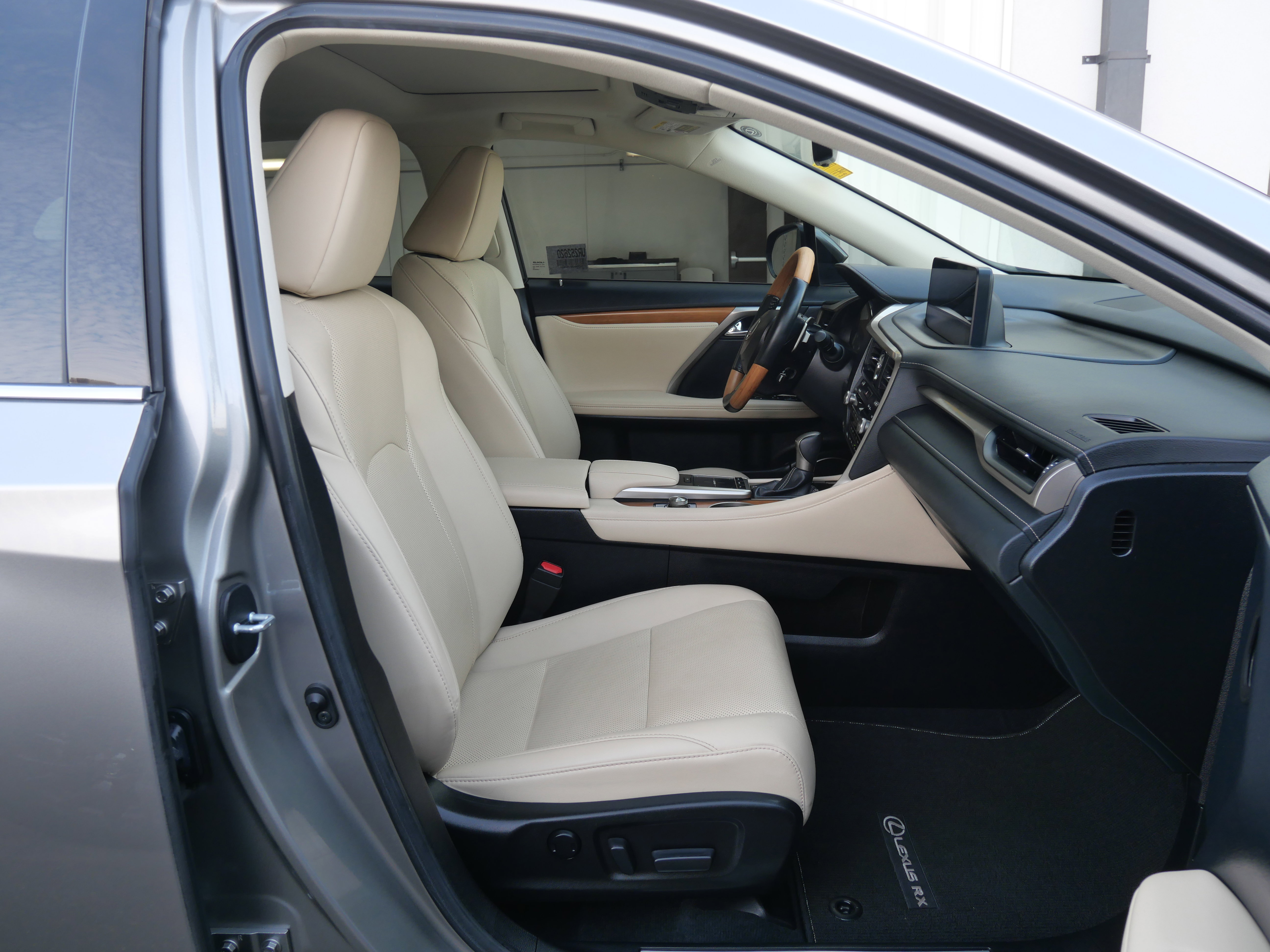 Certified 2022 Lexus RX 350 FWD w/ Premium Package image 15