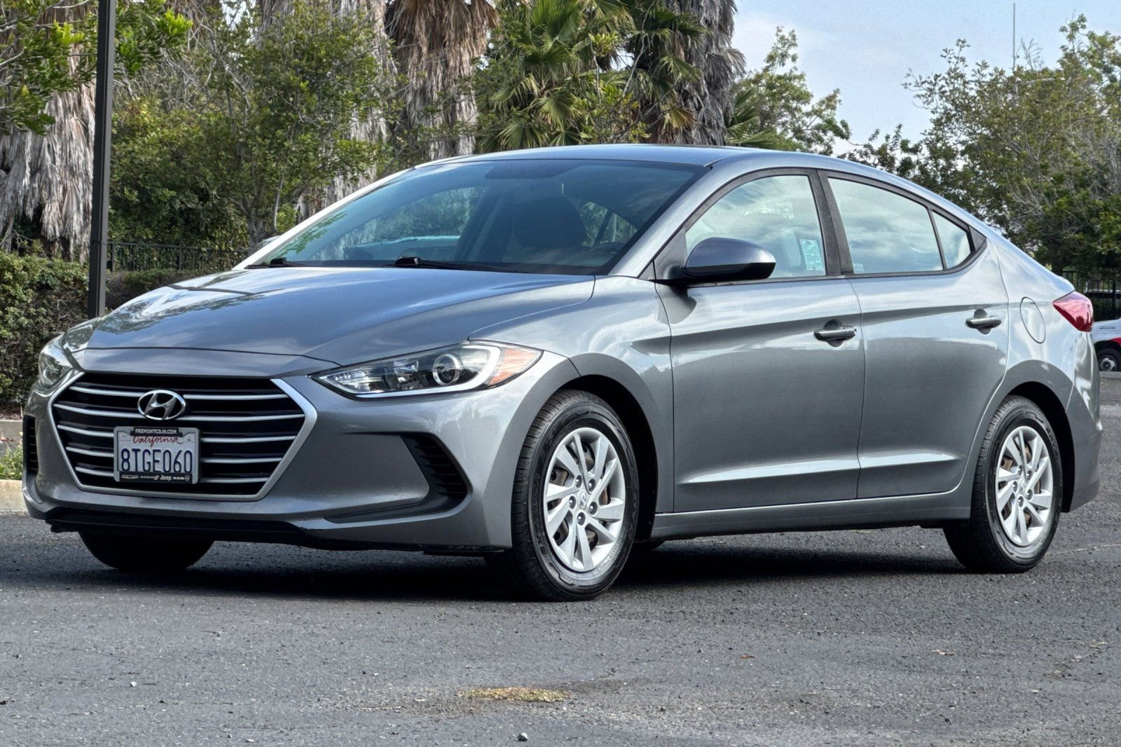 Used 2017 Hyundai Elantra SE image 7