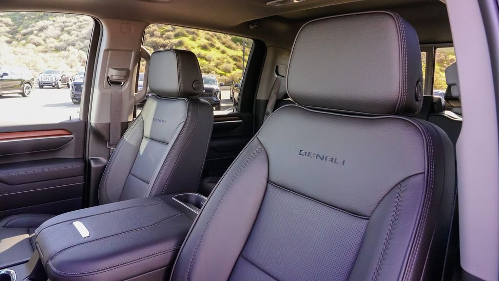 New 2026 GMC Sierra 3500 Denali w/ Denali Reserve Package image 14