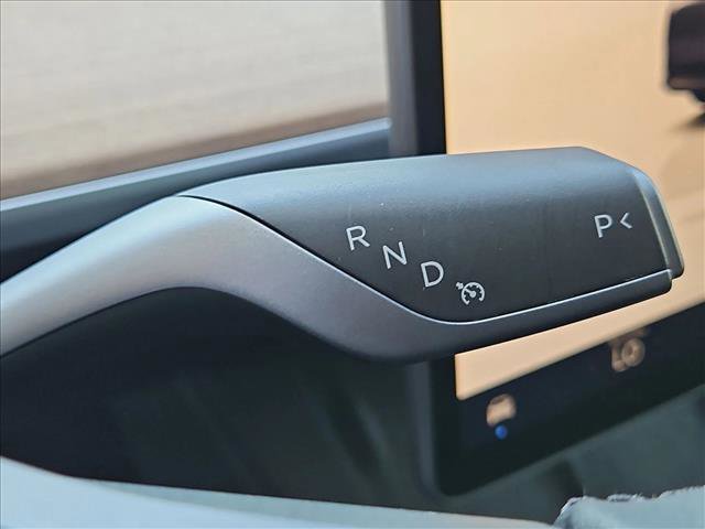 Used 2025 Tesla Model Y Long Range AWD/4WD image 15