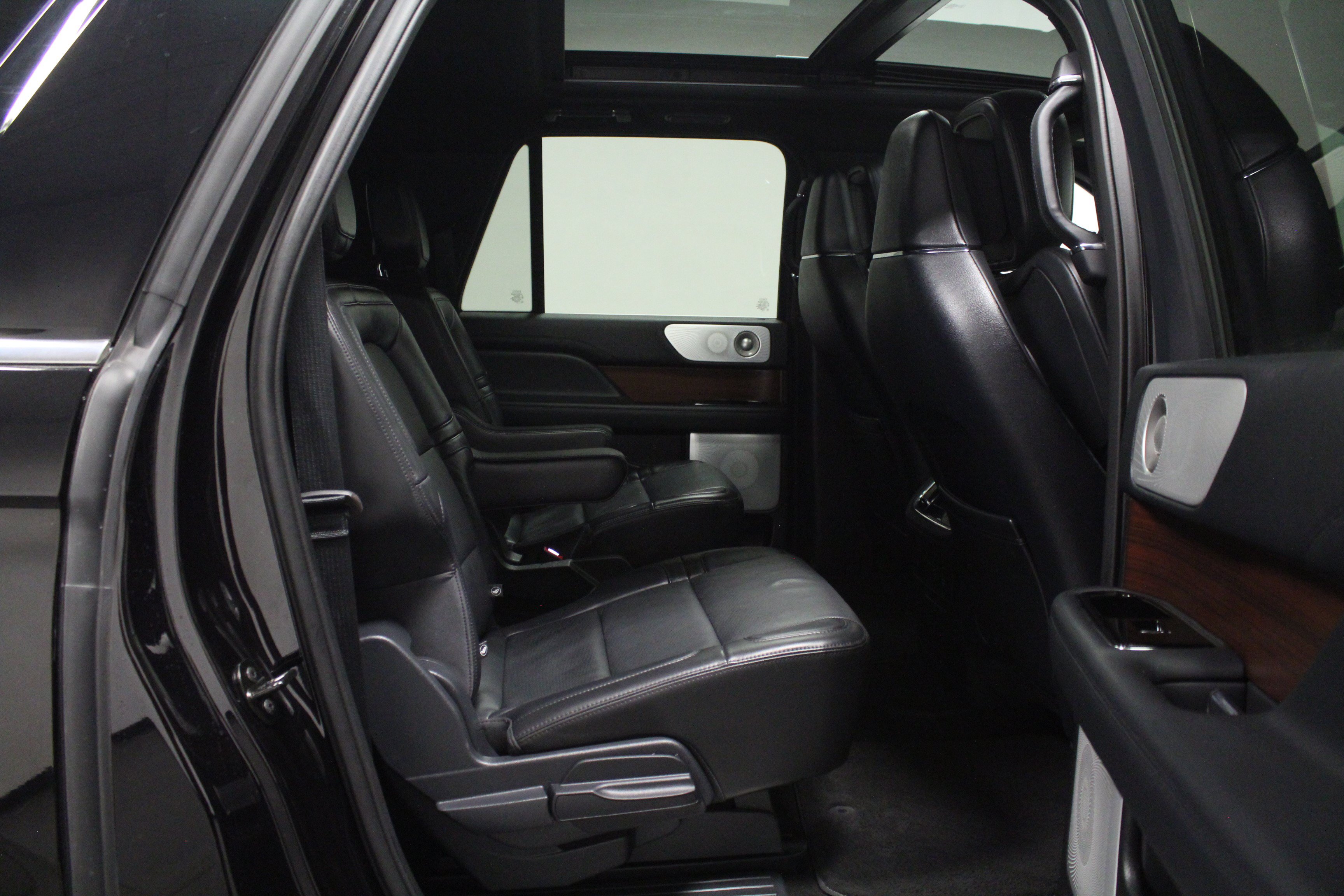 Used 2023 Lincoln Navigator L Reserve w/ Equipment Group 201A AWD/4WD image 16