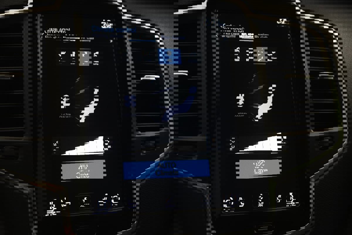 Used 2022 Volvo XC90 T6 Momentum w/ Climate Package image 33