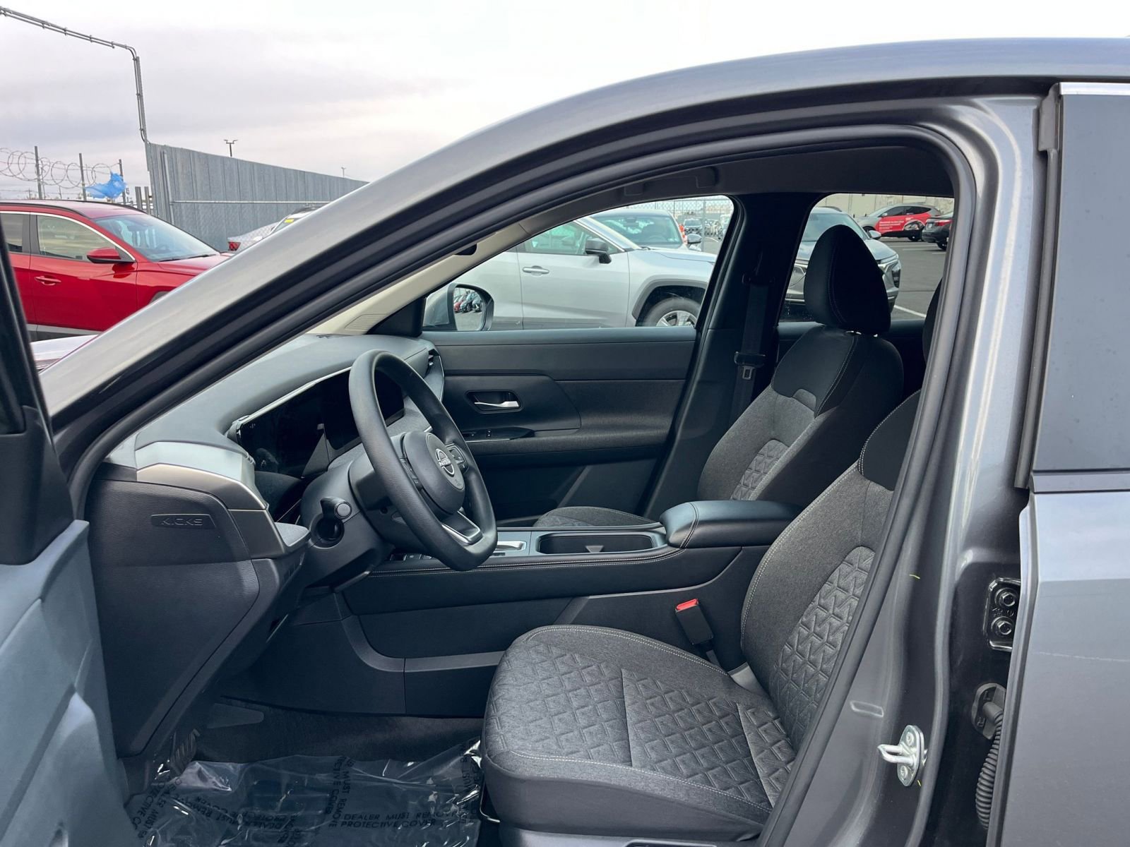 Used 2025 Nissan Kicks SV image 25