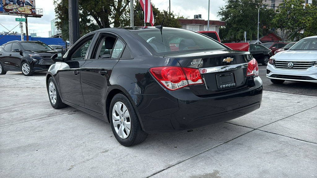 Used 2014 Chevrolet Cruze LS FWD image 11