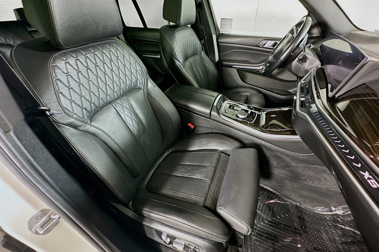Used 2025 BMW X5 xDrive50e AWD/4WD image 8