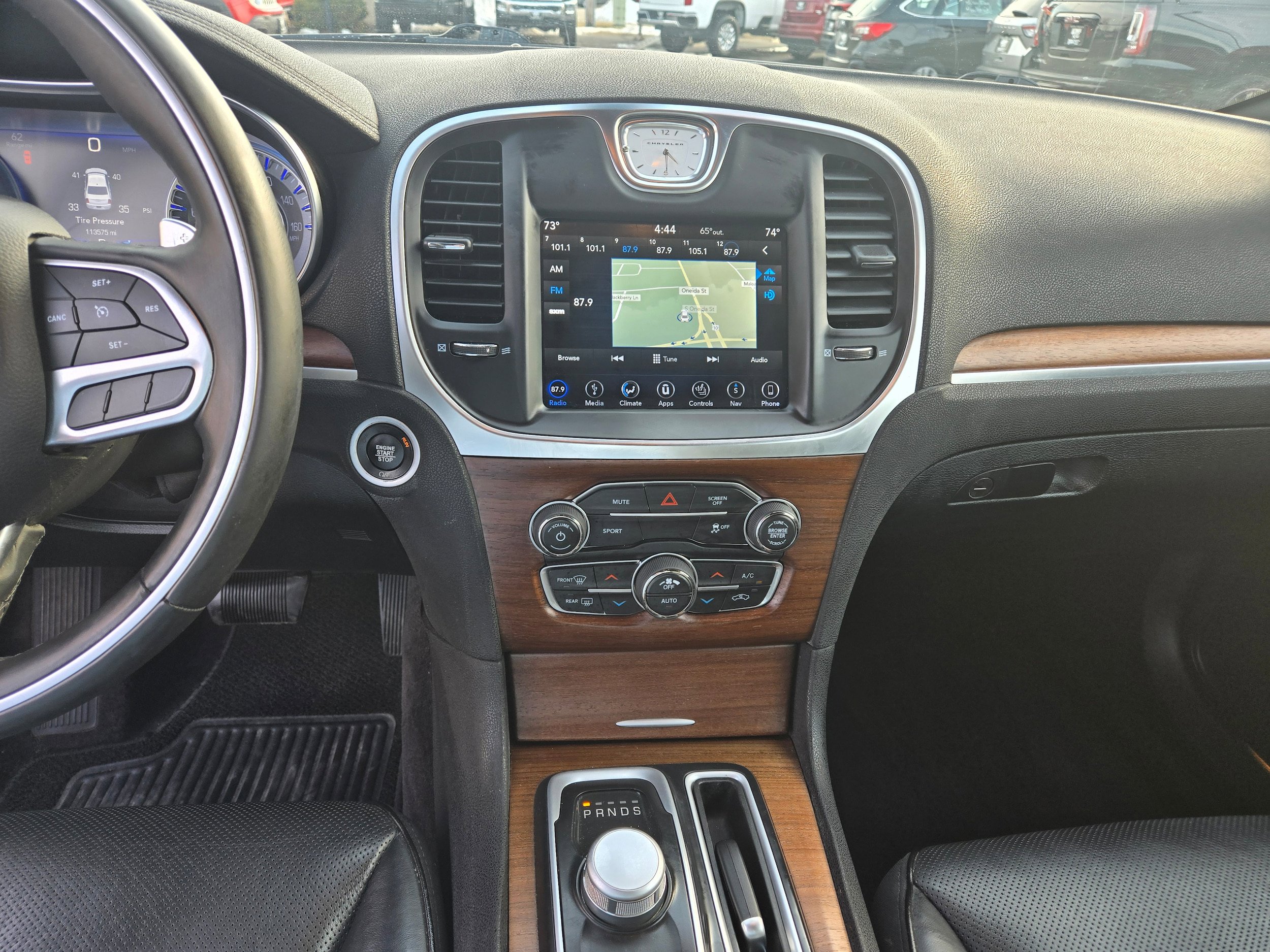 Used 2018 Chrysler 300 C image 7