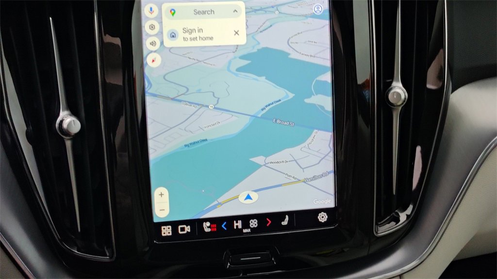 Certified 2023 Volvo XC60 B5 Core w/ Climate Package image 19