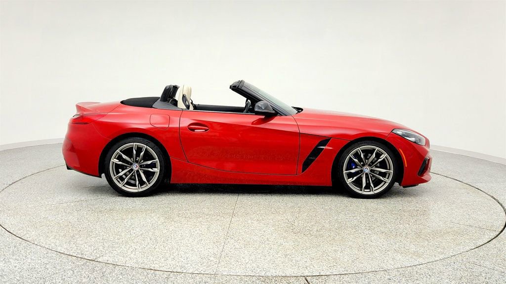 Used 2022 BMW Z4 M40i w/ Premium Package image 4