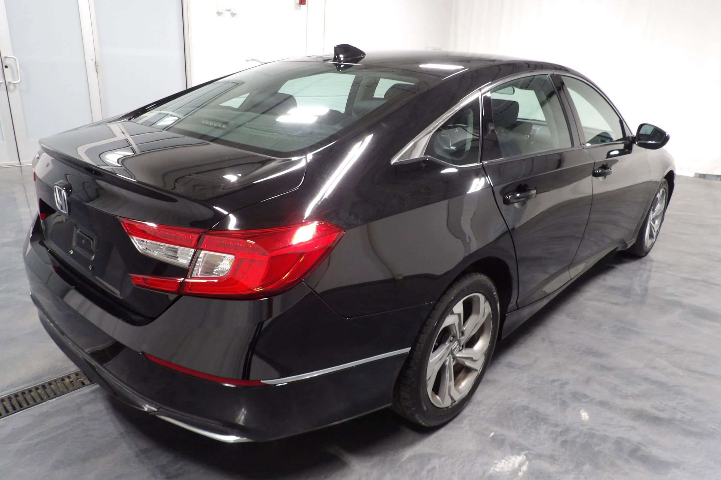 Used 2020 Honda Accord EX image 5