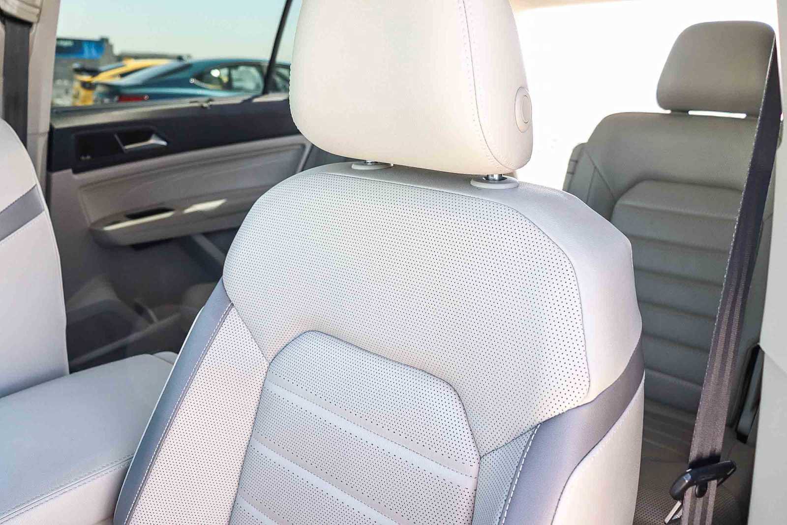 Used 2021 Volkswagen Atlas SEL Premium image 28