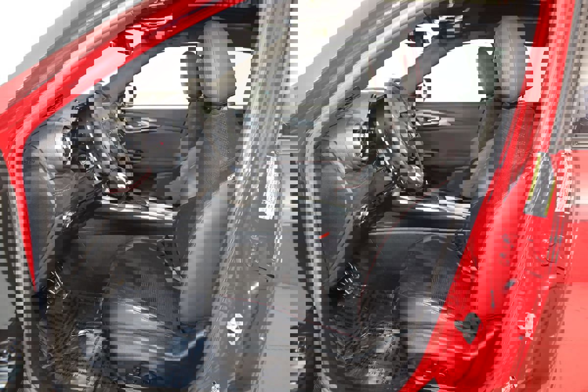 Used 2024 Alfa Romeo Tonale Veloce image 12