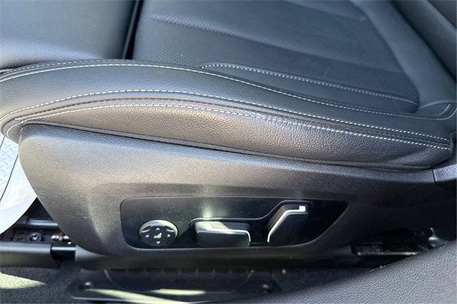 Used 2024 BMW 330i Sedan image 19