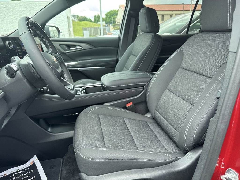 New 2025 Chevrolet Traverse LT w/ Enhanced Driving Package image 17