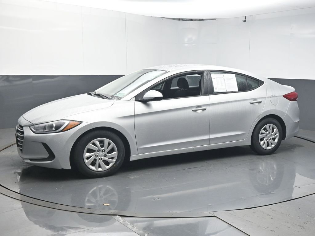 Used 2018 Hyundai Elantra SE w/ Cargo Package image 4
