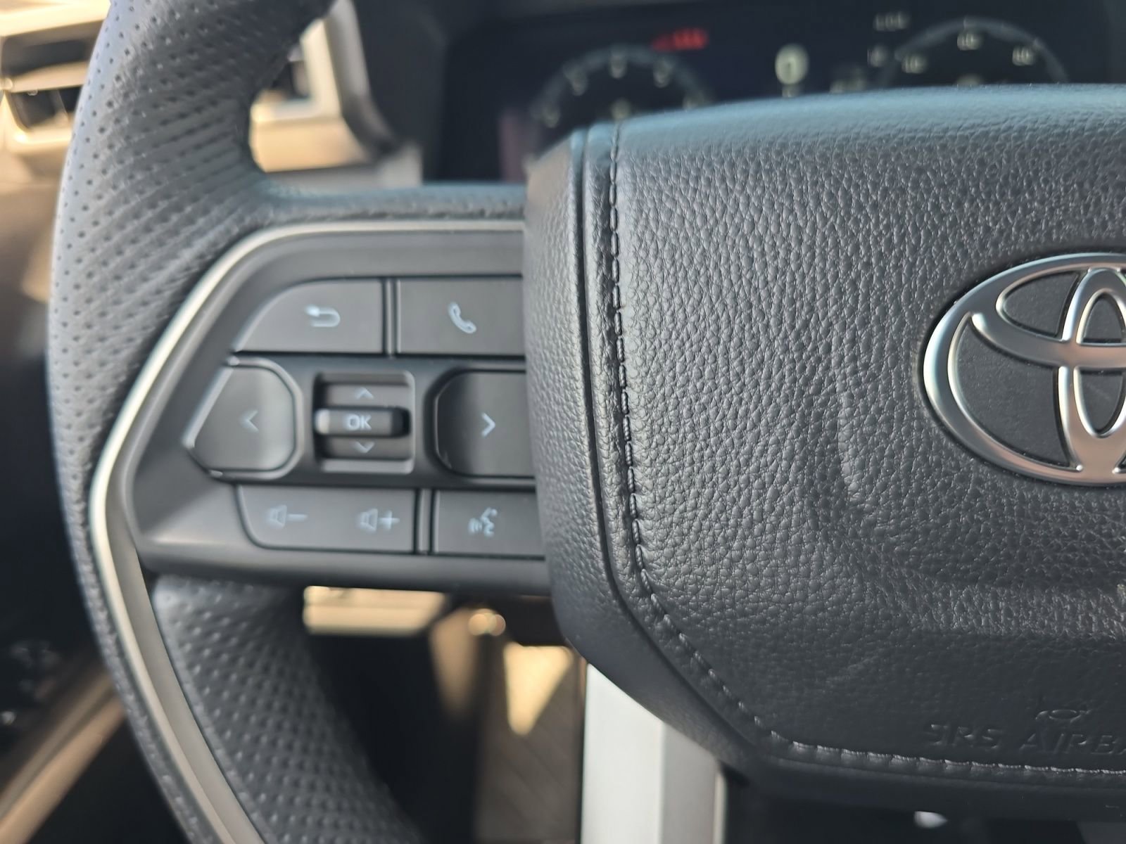 Certified 2025 Toyota Tacoma TRD Off-Road AWD/4WD image 21