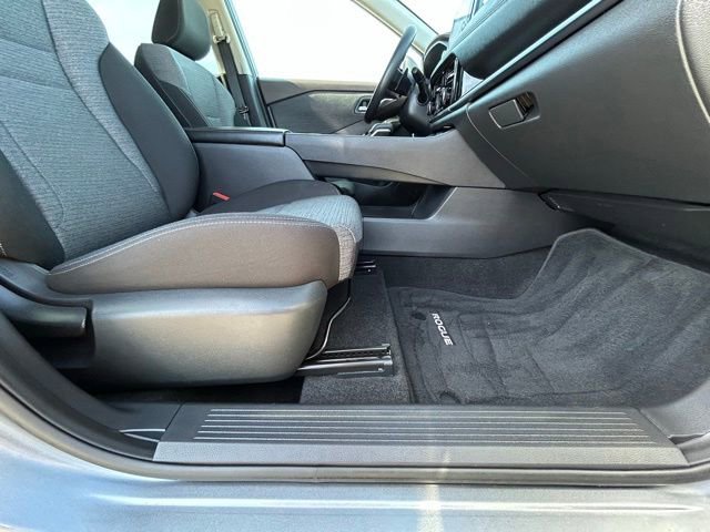 Used 2021 Nissan Rogue SV AWD/4WD image 33