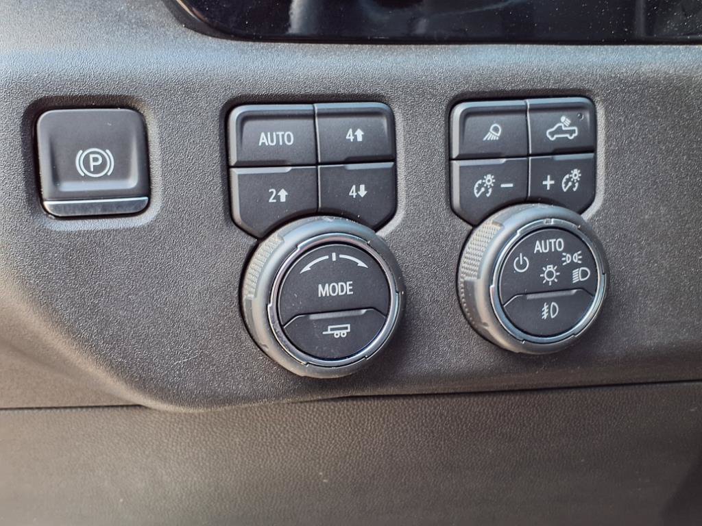 Certified 2024 Chevrolet Silverado 1500 High Country w/ Technology Package AWD/4WD image 19
