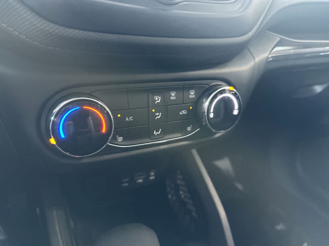 Used 2023 Chevrolet TrailBlazer LT FWD image 20