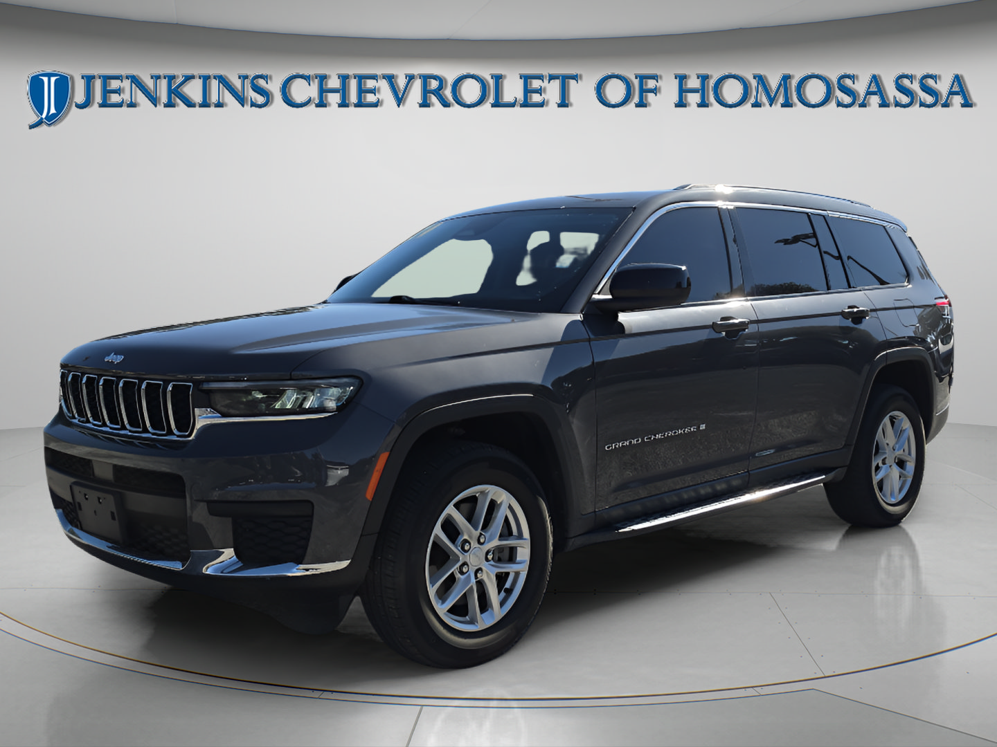 Used 2024 Jeep Grand Cherokee L Laredo RWD image 10