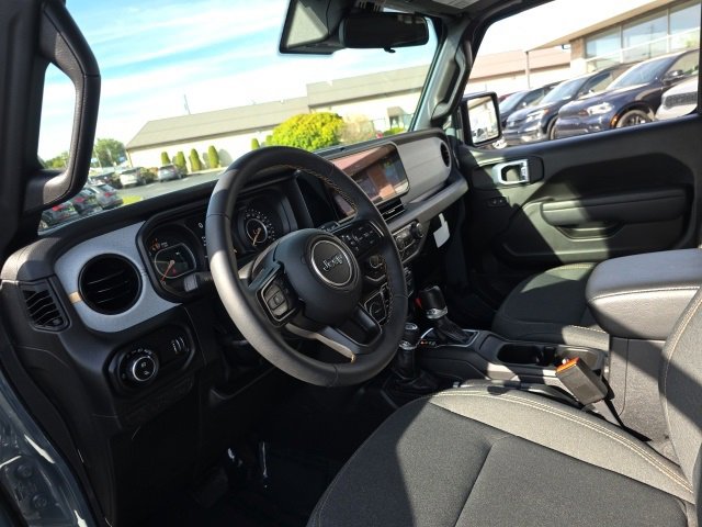 Used 2024 Jeep Gladiator Sport image 17