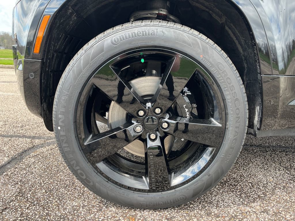 New 2026 Land Rover Defender 110 V8 image 17